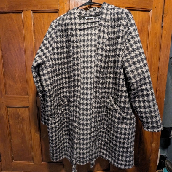 Textured Coatigan with Pockets, Black and White - Picture 8 of 8